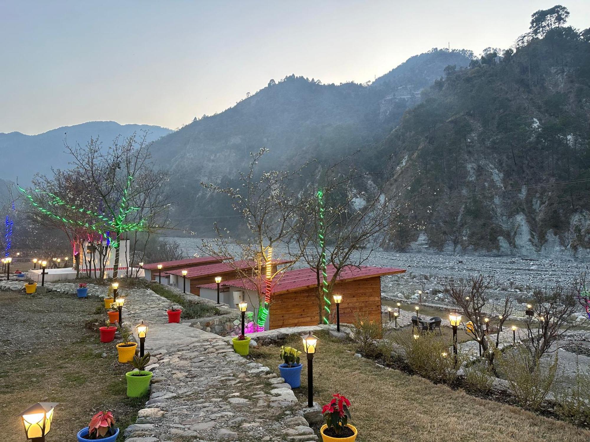 Cabana Riverside Resort - Kainchi Dham Nainital Exterior foto
